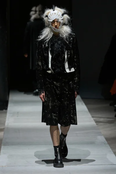 Look 29